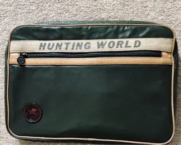 HUNTING WORLD 그린 클러치백