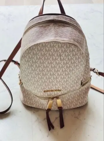 Michael Kors 로고 프린트 백팩