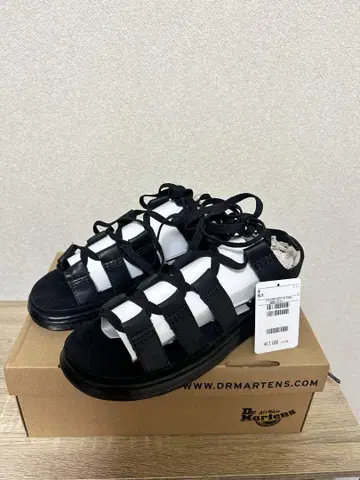Dr. Martens KRISTINA/크리스티나 레이스업 샌들