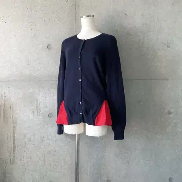 백 페플럼 프릴 크루넥 가디건 네이비 x 레드
