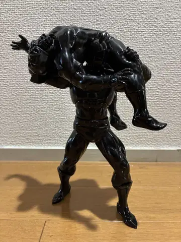 CCP 타워 브릿지 글로스 블랙 레드아이 근육맨 로빈 마스크