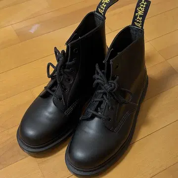 Dr.Martens 닥터마틴 6홀 부츠