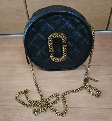 MARC JACOBS 퀼팅 숄더백 라운드