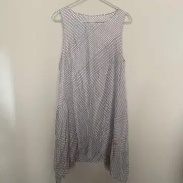 GALERIE VIE 실크 슬리브리스 원피스