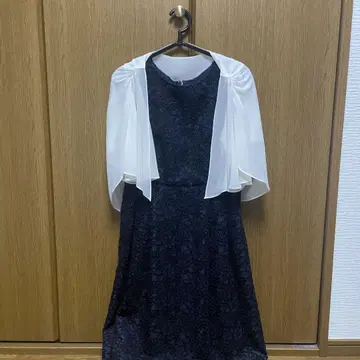 숄 포함 블랙 레이스 드레스