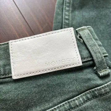 MOUSSY PLAIN JEANS 사이즈 25 그린