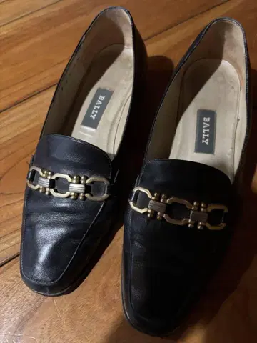 BALLY 천연 가죽 로퍼 블랙 금장 장식
