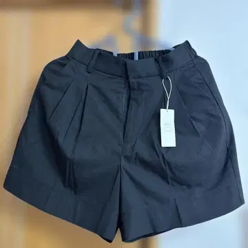 블랙 플리츠 숏팬츠