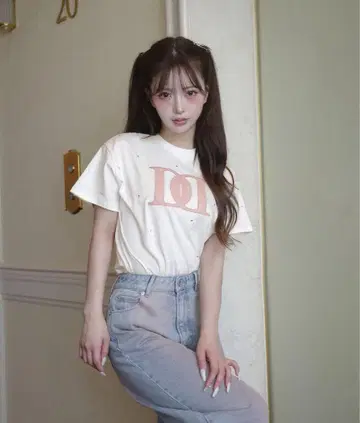 Darich 퀼팅 아플리케 비쥬 T셔츠 WHT 화이트