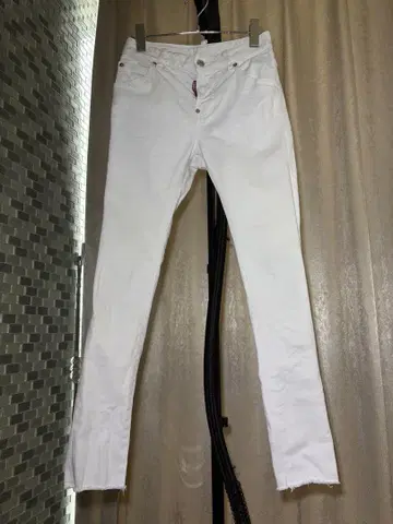 DSQUARED2 WHITE BULL 스키니 핏 데님 컷오프