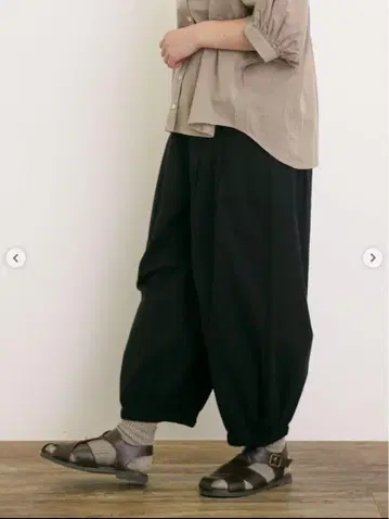 사만사 모스모스 면 린넨 평직 허리 절개 개더 벌룬 팬츠 블랙