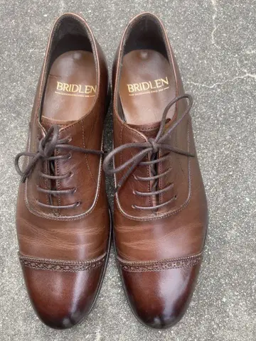 BRIDLEN 브라운 캡토 드레스 슈즈