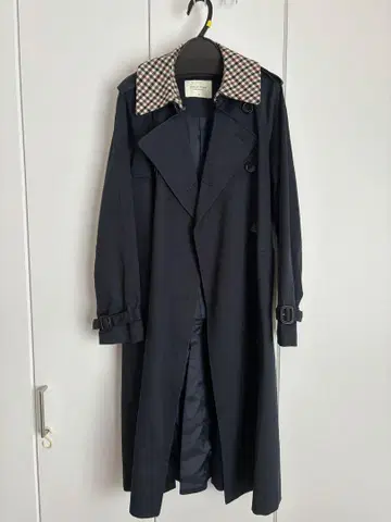 PUBLIC TOKYO 트렌치코트 네이비 디자인 옷깃