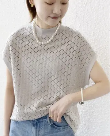 [ WEB 한정판 ] <손세탁 가능> 아일렛 크루넥 풀오버