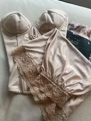 Bridal Bloom 베이지 코르셋 B70