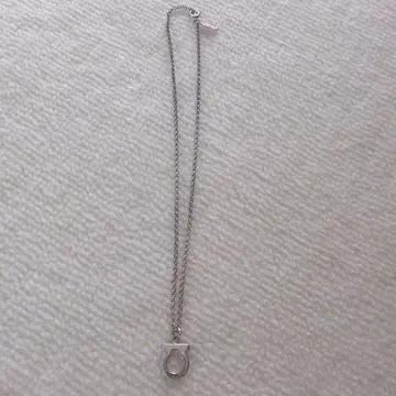 페라가모 목걸이