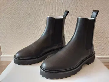 블랙 부츠