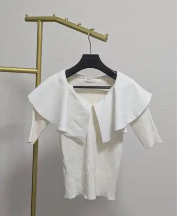 [미사용 새상품] And couture 상의 화이트