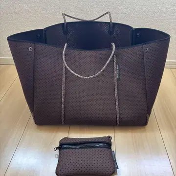 에스케이프 브라운