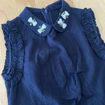[택 포함 새상품] ZARA 네이비 나비와 벌 장식 반팔 원피스