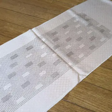 베이지 스트라이프 무늬 오비 장식 천