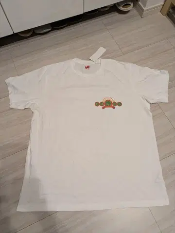 UNIQLO HK LIMITED 'GOOD LUCK' SIZE XXL