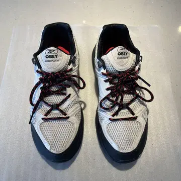 OBEY Reebok 콜라보 스니커즈