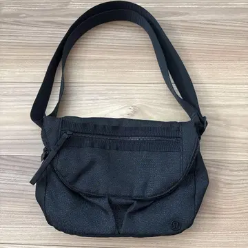 블랙 숄더백