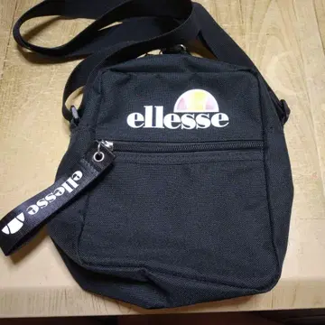 ellesse 블랙 숄더백