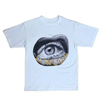 Luwour Looking Tee