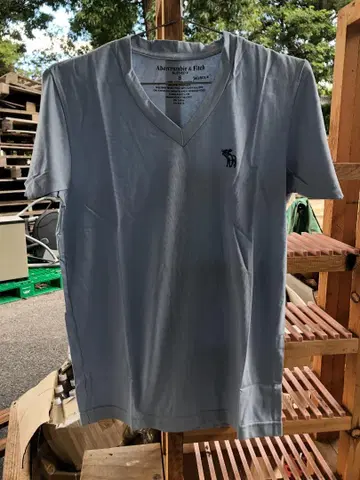 2010 데드스탁 아바클로 V넥 Tee 라이트 블루 S 사이즈