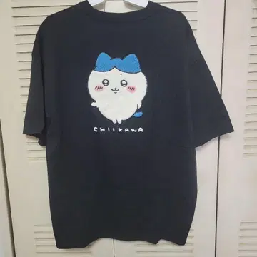 치이카와 Avail 사가라 자수 티셔츠 하치와레