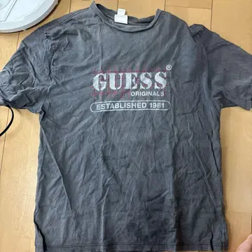 GUESS 회색 티셔츠 M