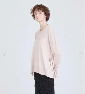 하우스 오브 로터스 도킹 V넥 풀오버