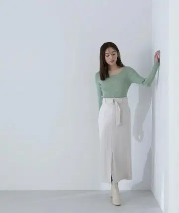 2025 벨티드 내로우 스커트 NATURAL BEAUTY BASIC