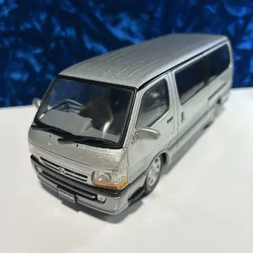 도요타 미니밴 실버 1/43