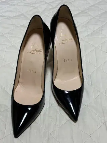 Christian Louboutin 35 사이즈 페이턴트 데콜테 554