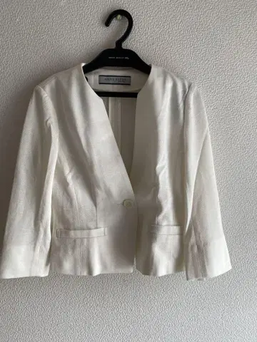 ANNE KLEIN 노카라 자켓 화이트