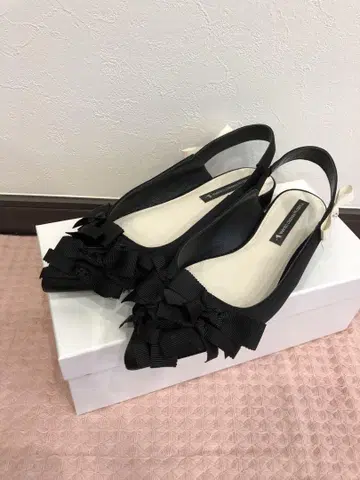 트루 바이 마리코 오이카와 리본 포함 블랙 슬링백 뮬