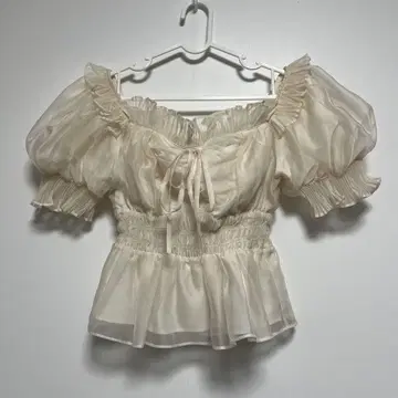 snidel 스나이델 개더 프릴 오프숄더 블라우스