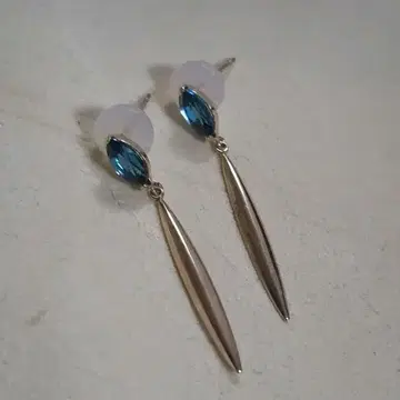 런던 블루 토파즈 귀걸이
