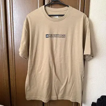 THE NORTH FACE 베이지 티셔츠