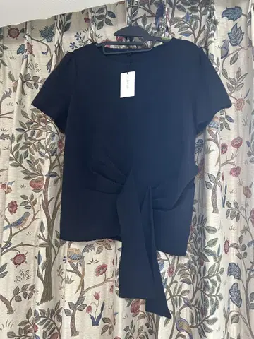 TO BE CHIC 블랙 반팔 상의 46