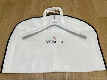 MONCLER 의류 커버 & 행거