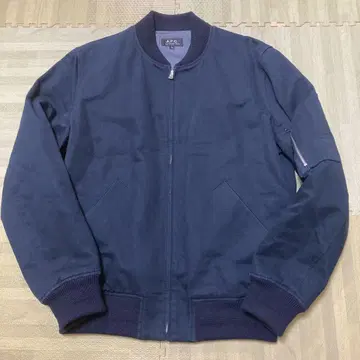 A.P.C. 네이비 점퍼 M 사이즈
