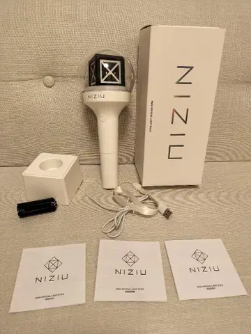 NiziU 공식 응원봉 (박스 포함)