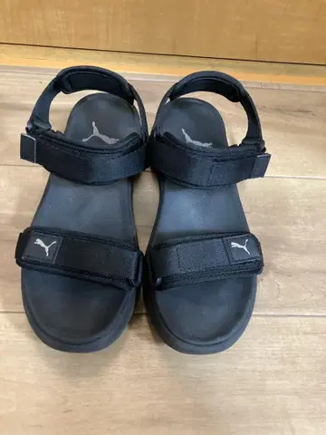 PUMA 블랙 스포츠 샌들