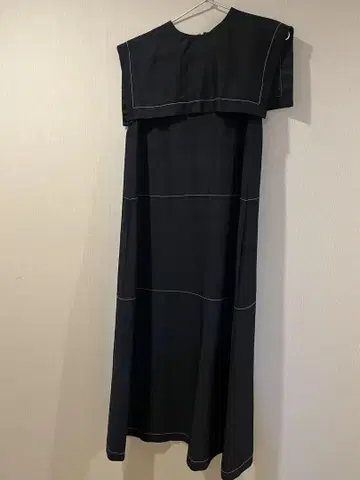 르필 슬리브리스 블랙 롱 원피스