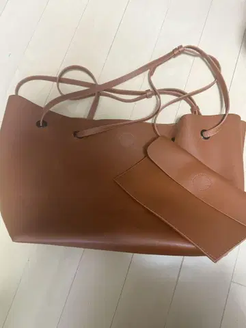 브라운 가죽 핸드백 & 클러치백