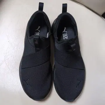 새상품급 PUMA SOFTFOAM+ 블랙 슬립온 24